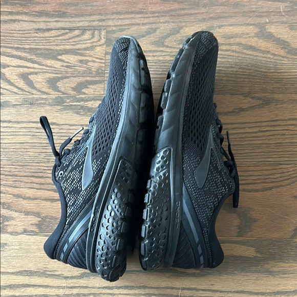 Men's Black Brooks Ghost 11 Running Shoes - Picture 4 of 6